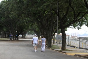 Parque perimetral tem pista para caminhada. Foto: José Cordeiro/ SPTuris.