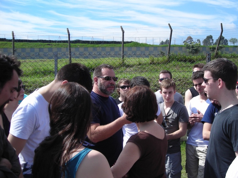 Estudantes franceses em visita ao Autódromo de Interlagos.