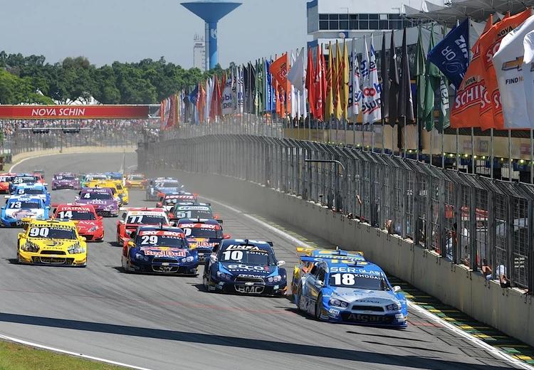 Autódromo de Interlagos recebe corrida de motos e show