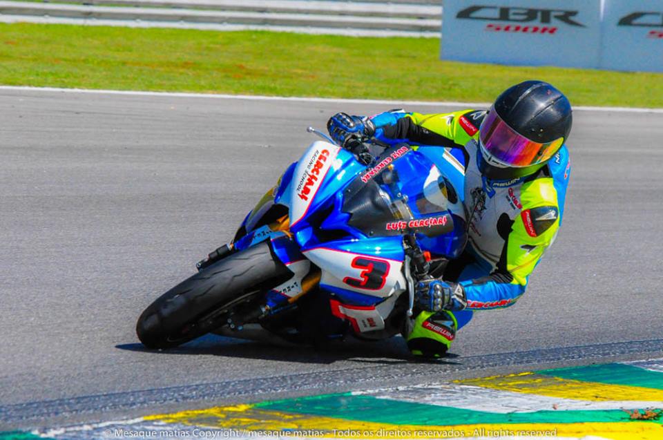Pilotos de motociclismo elogiaram novo asfalto do Autódromo. Foto: Divulgação/ Superbike.